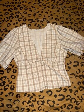 Abercrombie & Fitch Ruffled shoulders Top